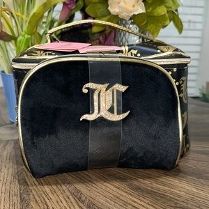 STUNNING black and gold Juicy Couture makeup bags✨✨✨
